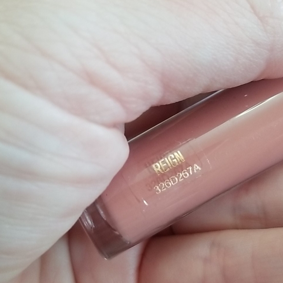 🙂 REVOLUTION LIPSTICK - Picture 3 of 6